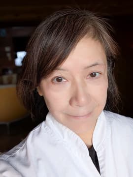 代表　小針 さゆり